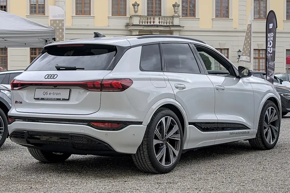 Audi SQ6 e-tron