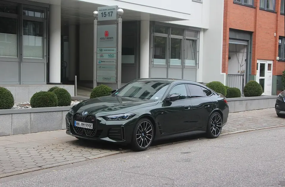 BMW i4