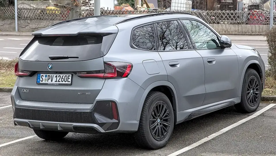 BMW iX1
