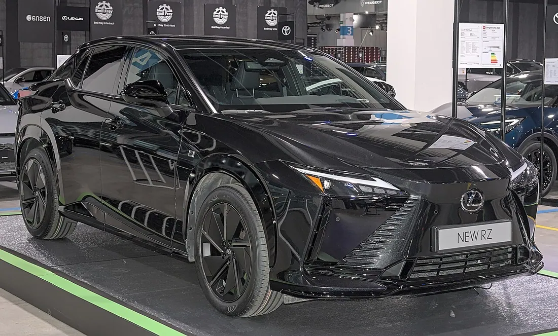 Lexus RZ