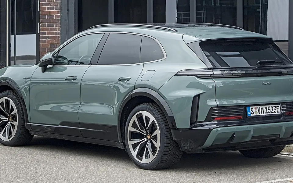 Porsche Cayenne Turbo Electric