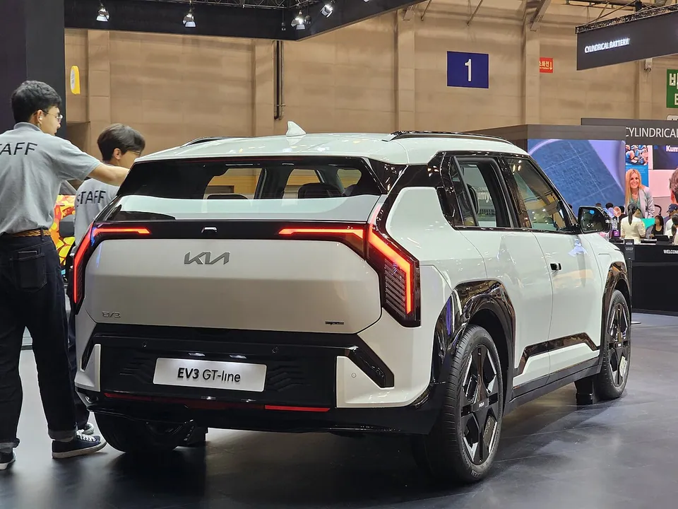 White Kia EV3 GT-Line, rear three-quarter view